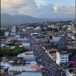 Com 80% das máquinas apuradas, foi confirmada a vitória de Nicolás Maduro com 51,2% dos votos, contra 44,2% de Edmundo González.(Foto: X)