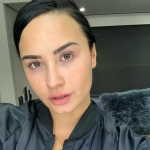 A cantora Demi Lovato revelou em 2013 que sua casa no Texas foi assombrada por uma pequena garota chamada Emily. (Foto: Instagram)