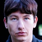 Barry Keoghan é outro que possui uma beleza exótica. (Foto: Divulgação)