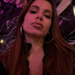 Não é porque ela [Anitta] é uma pessoa que está na mídia, que tem milhares de seguidores, que ela tem o direito de chegar e simplesmente tomar um espaço de um ator, de um artista que vem trabalhando arduamente, declarou ainda o presidente do Sindicato. (Foto: Instagram)