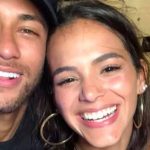 Um dos casais mais badalados dessa nova geração, Bruna Marquezine e Neymar Jr. o tiveram um relacionamento marcado por idas e vindas. O primeiro anunciou que eles estavam namorando aconteceu em 2012, quando o jogador brasileiro ainda atuava no Brasil (Foto: Instagram)