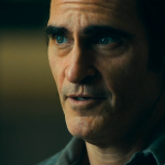 “O próximo filme é um longa que é um roteiro original que desenvolvi com Joaquin Phoenix com base em alguns pensamentos e ideias que ele me trouxe”, disse. (Foto: Warner)