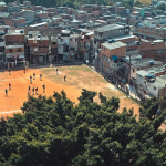 Com isso, o primeiro episódio da série estreou no último domingo (25). (Foto: Max)