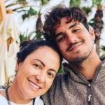 Ela lembrou as "cintadas" que Gabriel recebia na infância e como isso o ajudou a aprender a dar aéreos no surfe. (Foto: Instagram)