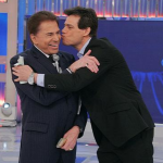 Quando comecei, ele, Silvio Santos, quis me dar uma força. Um produto dele, lançando, quis dar uma força. A revista Veja pediu uma frase para ele, que respondeu o seguinte: O Celso Portiolli tem tudo para me substituir, relembrou. (Foto: Divulgação/SBT)