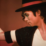 Kimberly Griggs tentou processar o Michael Jackson após sua morte. A m u l h e r entrou com ação judicial contra os administradores do patrimônio do Rei do Pop exigindo 1 bilhão de dólares. (Foto: Divulgação/Unsplash)