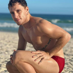 O ator, que é assumidamente gay, comentou que a sua aparência engana: As pessoas olham meu rosto e pensam vai levar. Mas chega a hora do vamos ver, a pessoa fica surpresa, contou. (Foto: Instagram)