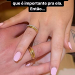 O anel possui três juntas que significa os três pilares do casamento: amor, lealdade/fidelidade e amizade. (Foto: Reprodução/Instagram)