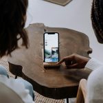 Assim, a Meta Platforms, dona do Facebook e do Instagram, é a empresa que mais claramente se beneficiaria de uma proibição bem-sucedida do TikTok. (Foto: Pexels)