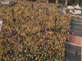 A estimativa da equipe do Monitor do Debate Político no Meio Digital se refere ao público presente às 16h05 e foi produzida com fotos aéreas, utilizando um software para contagem. (Foto: TV Globo)