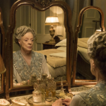 Maggie Smith, atriz de "Harry Potter" e "Downton Abbey", morreu aos 89 anos. (Foto: Divulgação)