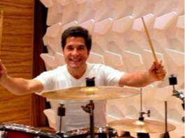 Quem brilha nesse meio é Daniel, que, além de cantar e atuar, toca diversos instrumentos, um deles a bateria. (Foto: Reprodução/Instagram)