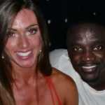 Akon virá para o Brasil. Em entrevista, ele relembrou do namoro que teve com Nicole Bahls. (Foto: Reprodução)