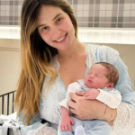 De acordo com Virginia, que recentemente deu à luz José Leonardo, terceiro filho do casal, as Marias retornarão a rotina normal somente após o caçula completar seu primeiro mês de vida. (Foto: Instagram)