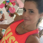 Deborah Secco sofreu com acne durante a adolescência e fez tratamento com uso de Roacutan. (Foto: Instagram)