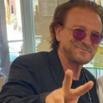 Durante a turnê Zoo TV, entre os anos de 1992 a 1993, Bono encarnou alguns personagens. (Foto: Instagram)