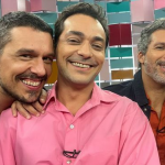 João ainda emendou um coro com os outros colegas: É bonito! (Foto: Reprodução/GNT)