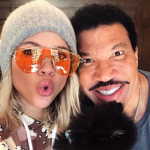 Sofia foi criada como cristã por seu pai Lionel Richie e até frequentou a Oaks Christian School, na Califórnia, por alguns anos, mas ela disse que se converter foi uma das maiores experiências de sua vida. (Foto: Instagram)