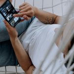 Vale lembrar que os usuários encontram sua daylist no espaço “Feito Para Você” no celular. (Foto: Pexels)