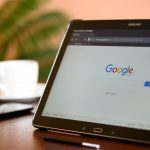 Num acordo separado, o tribunal com sede no Luxemburgo confirmou uma multa de € 2,4 bilhões (R$14,88 bilhões) contra a Google por práticas anticoncorrenciais. (Foto: Pexels)