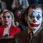 Joaquin Phoenix e Lady Gaga em “Coringa: Delírio a Dois”. (Foto: Warner)