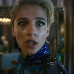 Em “Sorria 2”, prestes a embarcar em uma turnê mundial, a cantora pop Skye Riley (Naomi Scott) começa a viver experiências aterrorizantes e inexplicáveis. (Foto: Paramount)