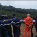 A equipe havia acabado de atender a ocorrência e aguardava uma melhora nas condições climáticas. (Foto: TV Globo)