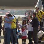 A aeronave KC-30, parte da Operação “Raízes do Cedro”, aterrissou às 10h25 (horário de Brasília) na Base Aérea de São Paulo (BASP), em Guarulhos (SP). (Foto: TV Globo)