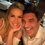 Em meio a um divórcio conturbado com Alexandre Corrêa, a apresentadora compartilhou um carrossel de fotos ao lado de seu ex-colega de trabalho e se declarou (Foto: Instagram)