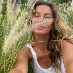 Gisele Bündchen fez questão de contar para o ex-marido Tom Brady, numa conversa privada, que está grávida pela terceira vez. (Foto: Instagram)