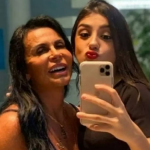 Agora a Biazinha é uma fofa, batalhadora e sempre batalhou para ganhar o dinheirinho dela. Para ter a vida dela e cuidar do bebezinho dela. O que importa é que ela está feliz, disse a eterna rainha do rebolado. (Foto: Instagram)