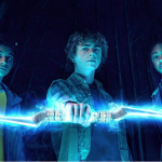 Percy Jackson e os Olimpianos: Baseado nos romances escritos por Rick Riordan, a série acompanha o jovem Percy Jackson, um garoto que acaba de descobrir que é um semideus - metade humano, metade deus. Percy é filho de Poseidon, o deus dos mares e oceanos na mitologia grega, e precisa aprender a controlar suas habilidades especiais. (Foto: Divulgação)