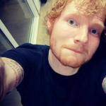 E por falar nele, Ed Sheeran foi outra celebridade que se arriscou ao achar que soltaria apenas gases... (Foto: Instagram)