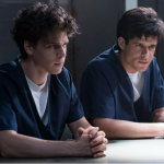 Monstros: Irmãos Menendez: Assassinos dos Pais, 2024. (Foto: Divulgação/Netflix)