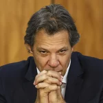 “Devemos agir juntos para garantir que os super-ricos paguem sua cota justa em impostos, de modo a combater a desigualdade”, declarou Haddad durante a abertura da reunião ministerial do G20 em Washington, capital dos Estados Unidos. (Foto: Agência Brasil)