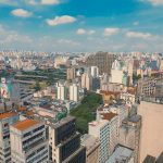 Em meio à oitava onda de calor do ano, o Sudeste deve ter um pico de calor nesta quarta-feira (2), antes do avanço de uma nova frente fria. (Foto: Pexels)