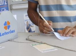 A aposta foi organizada por meio de um grupo de WhatsApp, onde os participantes colaboram em bolões para aumentar as chances de vitória. (Foto: Agência Brasil)