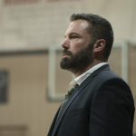 O uso de inteligência artificial no cinema é o terror do momento para muitos, mas não parece afetar o ator, diretor e roteirista Ben Affleck. (Foto: Warner)