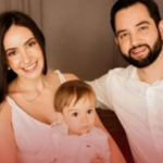 Assim, as vítimas foram identificadas como Edward Camargos Júnior, de 37 anos, médico neurocirurgião; Renata Moreira Camargos, de 36, médica radiologista; e o filho do casal, Eduardo Camargo Moreira. (Foto: Reprodução)