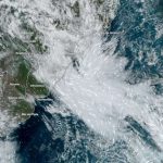 O ciclone bomba recebe esse nome devido à queda explosiva de pressão atmosférica em seu centro, um processo conhecido como ciclogênese explosiva. (Foto: Zonn Earth)