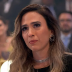 As duas falavam sobre Prima Facie, monólogo em que a atriz interpreta uma advogada que questiona o Judiciário após se tornar vítima de um 3stupr0. (Foto: Reprodução/Globo)