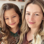 Cecília, filha de Bianca Castanho, se parece muito com a mãe. (Foto: Instagram)