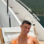 O jogador de futebol Cristiano Ronaldo conquistou o recorde de pessoa com maior quantidade de seguidores no Instagram. Ele tem mais de 628 milhões de seguidores - só perde para a própria conta oficial do Instagram, que tem mais de 672 milhões. (Foto: Instagram)