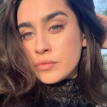 Ex-integrante do Fifth Harmony, Lauren Jauregui já revelou ter feito uma tatuagem em referência a um show realizado no Brasil. (Foto: Instagram)