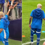 Além disso, Neymar ainda chega a olhar para trás após o contato com o fã, como se estivesse sentindo falta de algo após o cumprimento. (Fotos: Reprodução/Montagem)