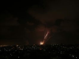 O ataque ocorre em meio à escalada de tensões na região, logo após o Líbano lançar centenas de foguetes contra diversas áreas de Israel na manhã deste domingo. (Foto: Unsplash)