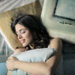 Dormir tarde faz realmente mal à saúde? Novo estudo explica. (Foto: Pexels)