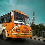 Testemunhas relataram que o incêndio foi provocado por um homem que se trancou no banheiro do ônibus e iniciou as chamas. (Foto: Unsplash)