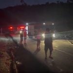 O motorista suspeito de causar o acidente está com a carteira de motorista apreendida há dois anos e não tinha autorização para dirigir. (Foto: Corpo de Bombeiros MG)