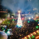 Assim como o valor da festa, a árvore de Natal de 2024 também aumentou de tamanho. Agora, o enfeite natalino tem 36 metros. É quase o mesmo tamanho do Cristo Redentor, que mede 38 metros. (Foto: Pexels)